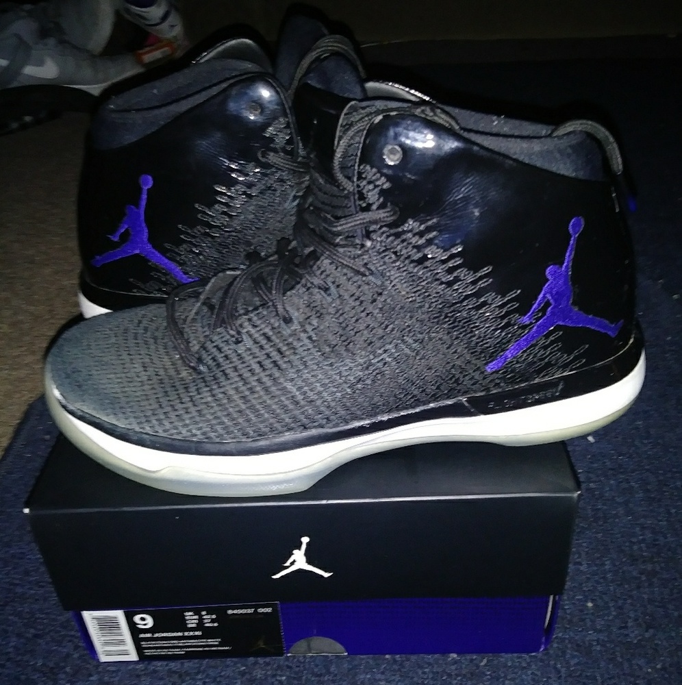Used AIR Jordan XXXl size 9 men with box📦